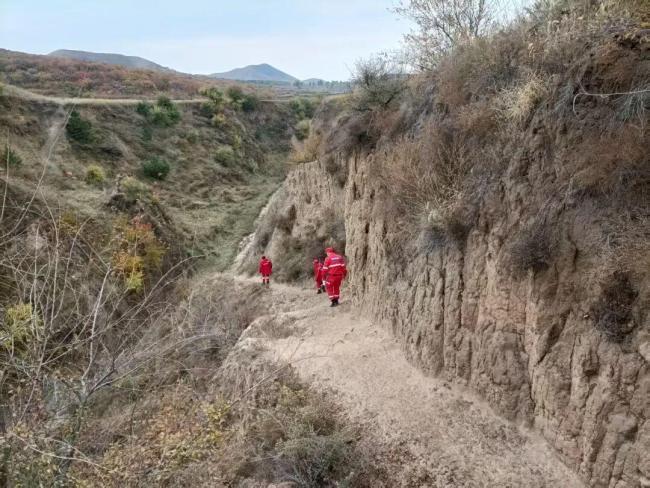 找到走失4岁女童后派出所所长哭了 真相扑朔迷离